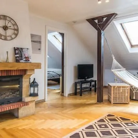 Old Romantic Loft *