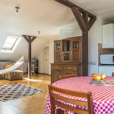 Old Romantic Loft Lägenhet *